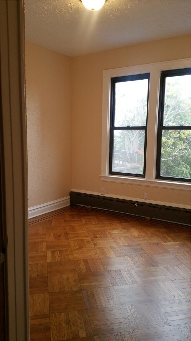 Building Photo - 2115F Grove St