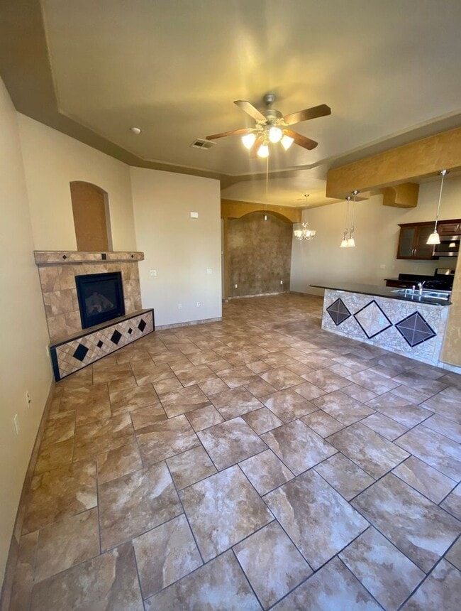 Building Photo - 4226 Tres Ninos Dr