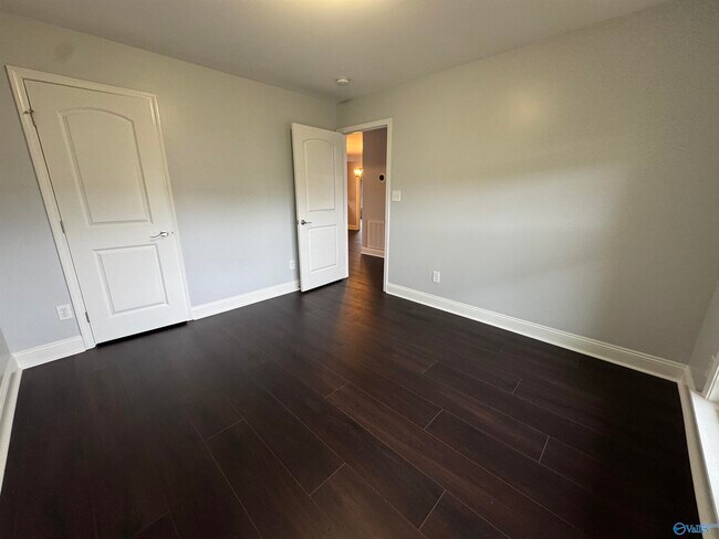 Building Photo - 212 Grantham Cir