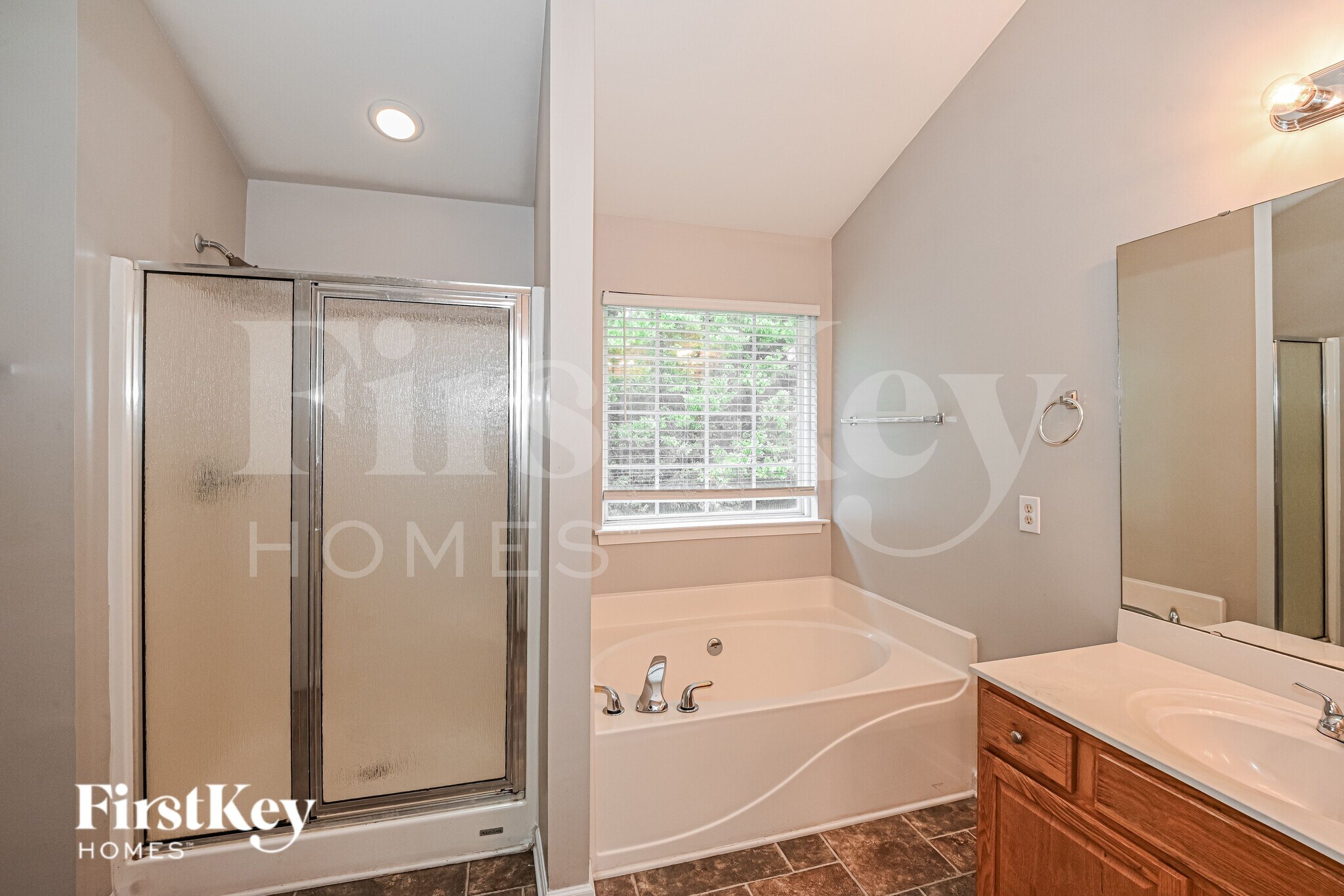 Building Photo - 6015 Forest Pond Dr