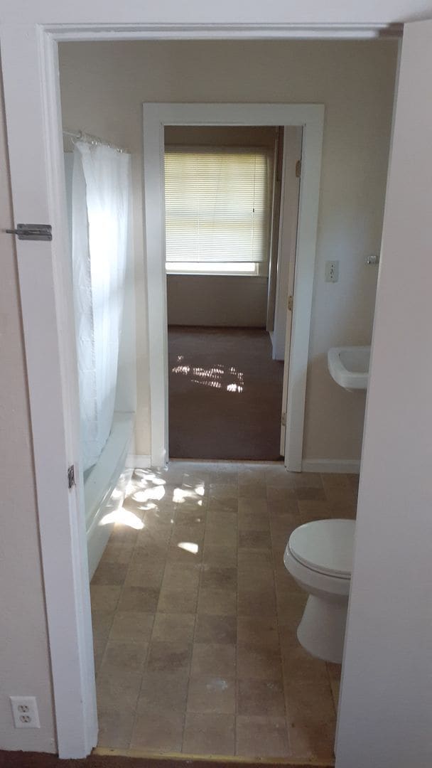 Building Photo - 247 W 2nd Ave