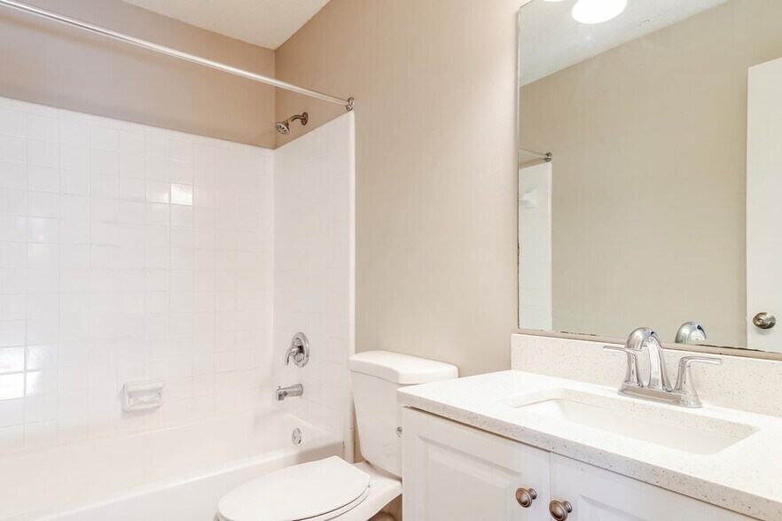 Building Photo - 7849 Moss Pointe Trail W