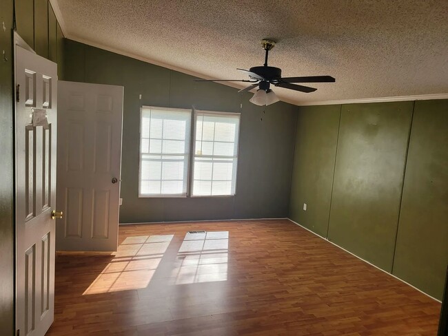 Building Photo - 715 Briar Ridge Way