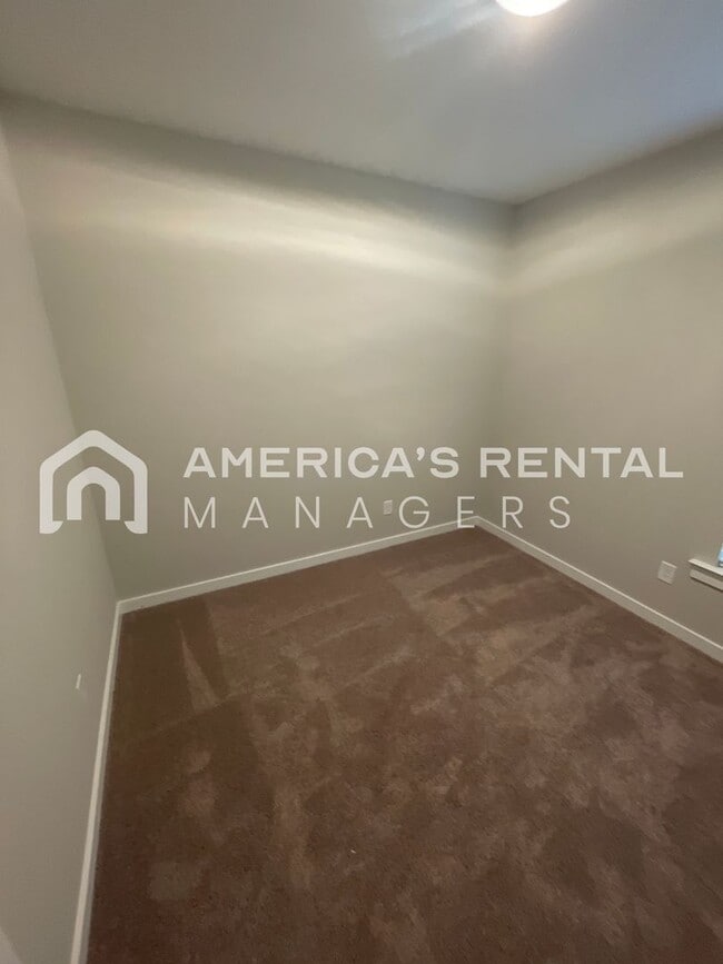 Building Photo - Home for Rent in Oak Grove, AL!!! View with 48 Hours Notice!