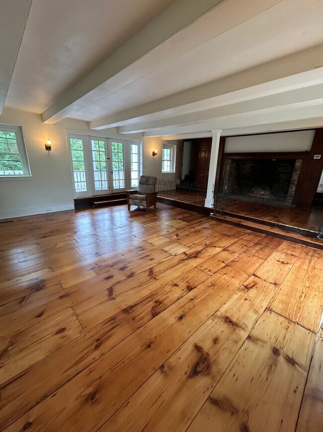 Building Photo - 369 Byram Kingwood Rd