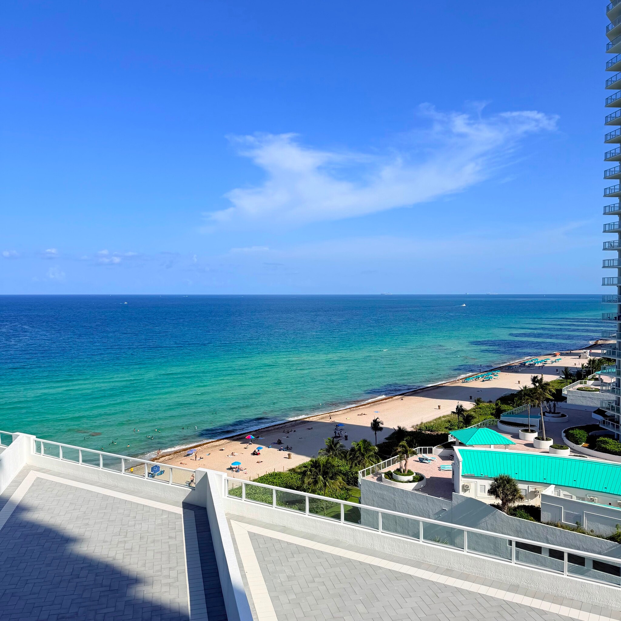 Building Photo - 16699 Collins Ave