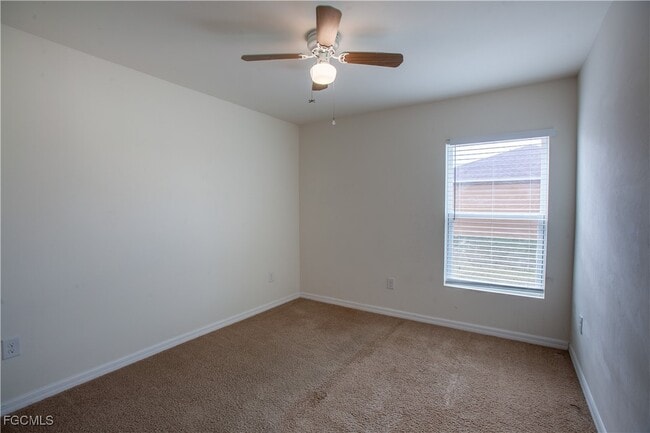 Building Photo - 2927 NW 4th Pl