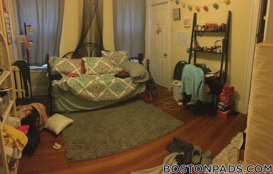 Building Photo - 88 Fisher Ave