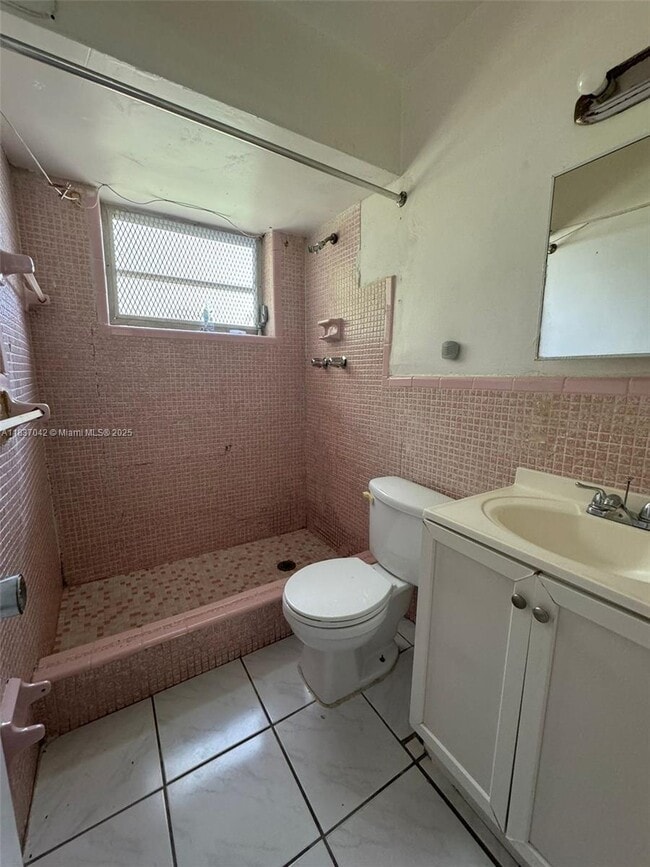 Building Photo - 2700 SW 62nd Ave