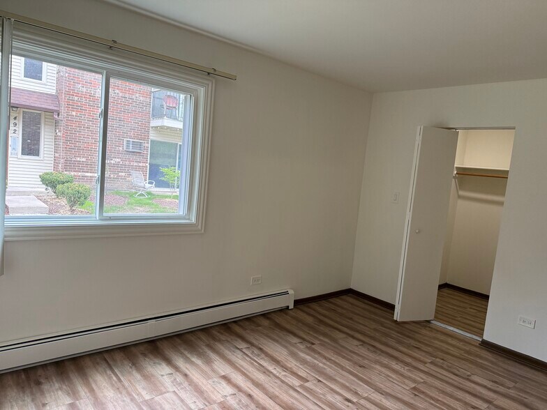 Building Photo - 480 Pleasant Run Dr