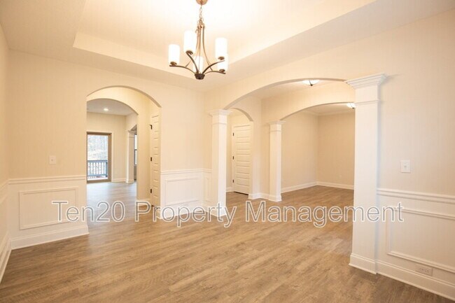 Building Photo - 9843 N Ivy Park Dr