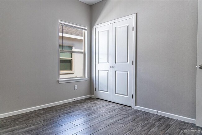 Building Photo - 5808 Sandpiper Ave