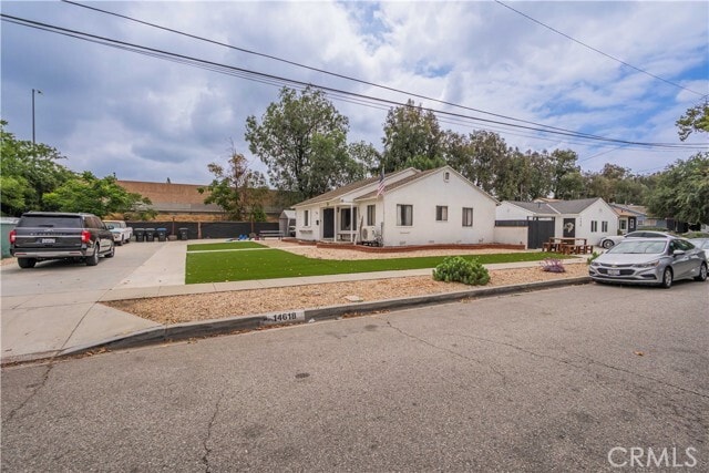 Building Photo - 14618 Piuma Ave