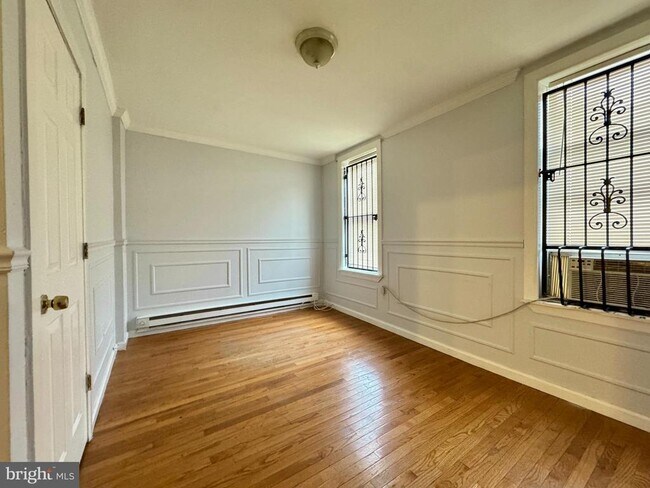 Building Photo - 1829 Fontain St
