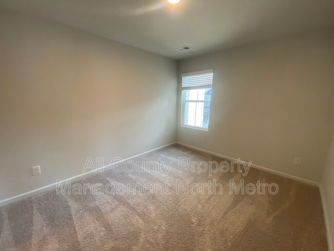 Building Photo - 5340 Melbourne Ln