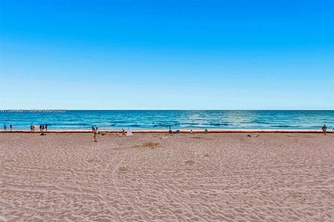 Building Photo - 3725 S Ocean Dr