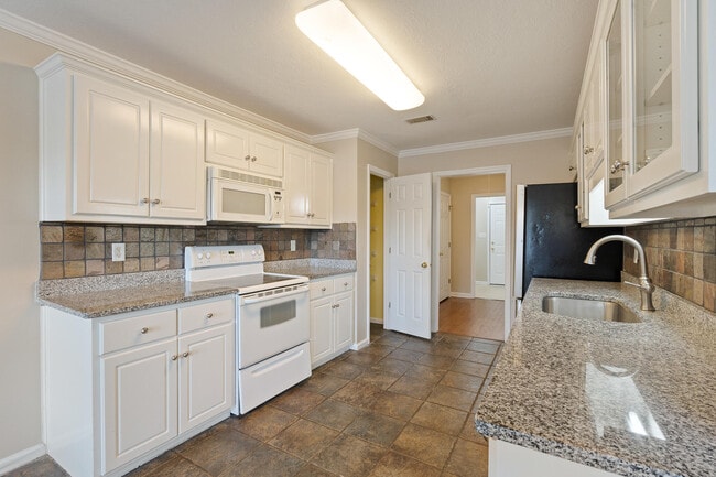 Building Photo - 391 Sandleton Way
