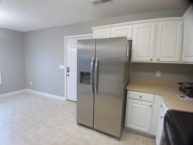 Building Photo - 2212 Dartmouth Dr