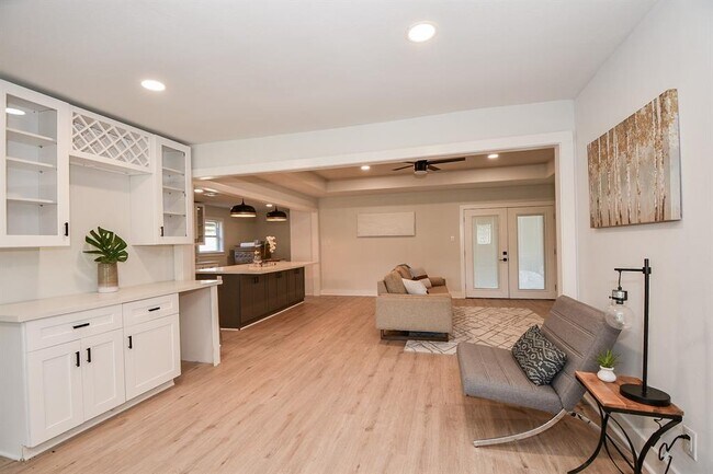 Building Photo - 4302 McDermed Dr