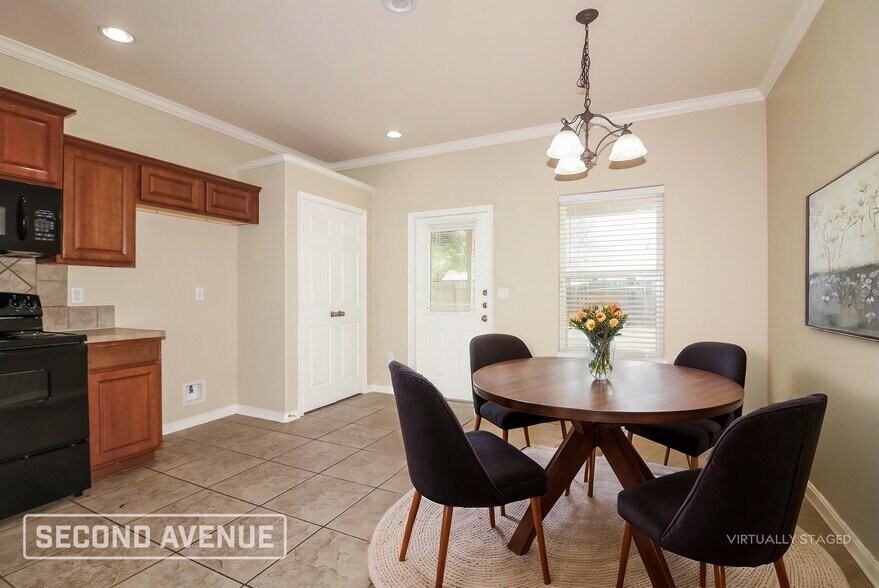 Building Photo - 1117 Livermore St