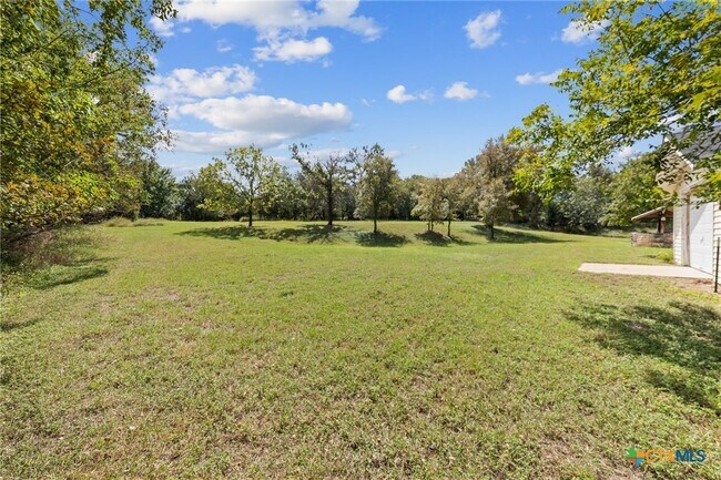 Building Photo - 716 Center Cir