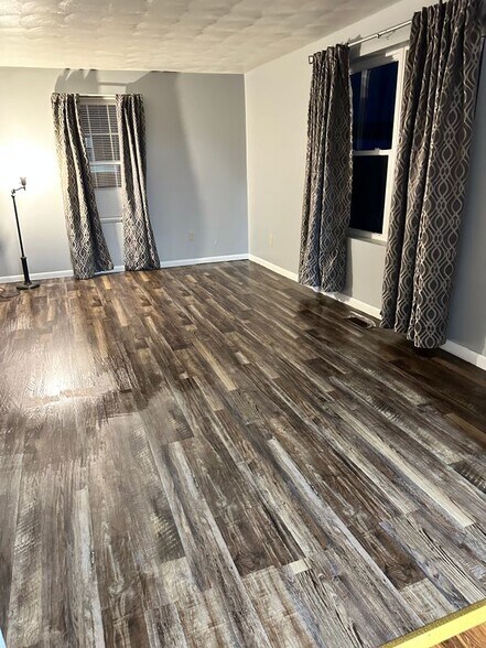 Building Photo - 5854 Hayes Rd