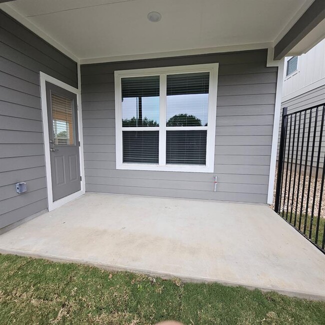 Building Photo - 10017 Milton Albert Way