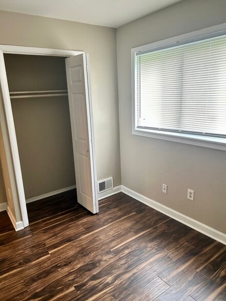 Building Photo - 8111 Timken Ave