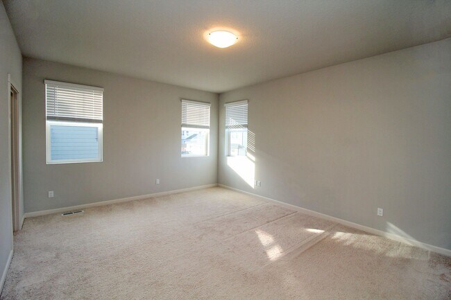 Building Photo - 3923 SE 70th Ave