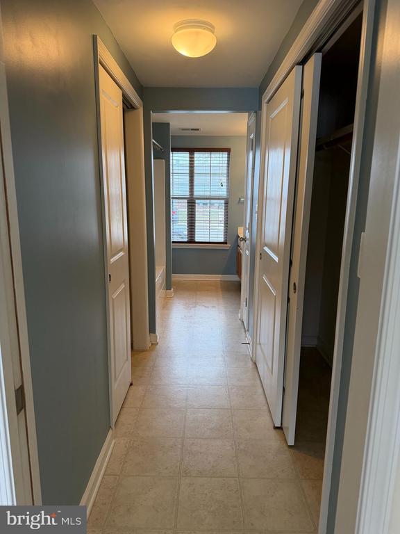 Building Photo - 2407 Saratoga Ave