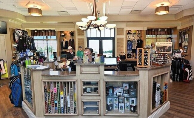 Building Photo - 5360 Hyland Hills Ave