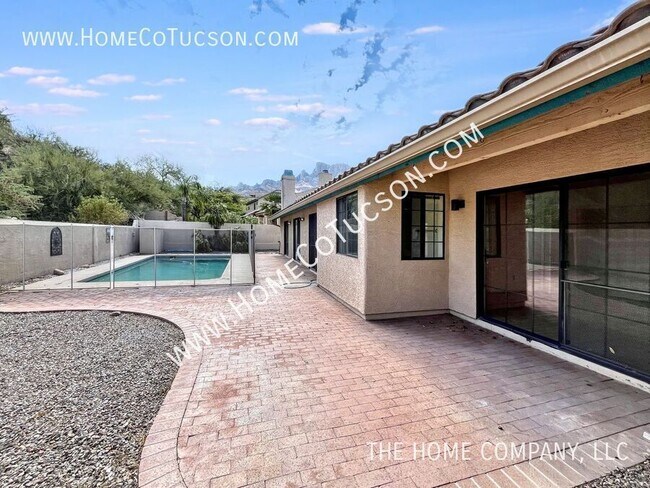 Building Photo - 1551 E Sonoran Desert Dr