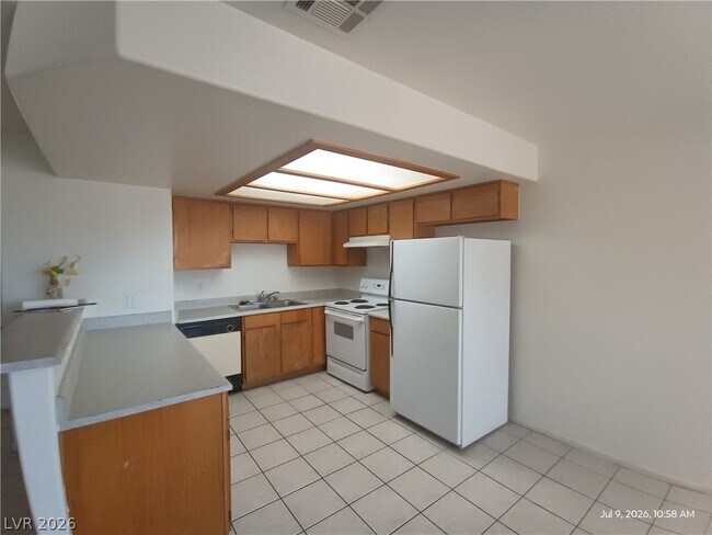 Building Photo - 6552 Wilma Ave