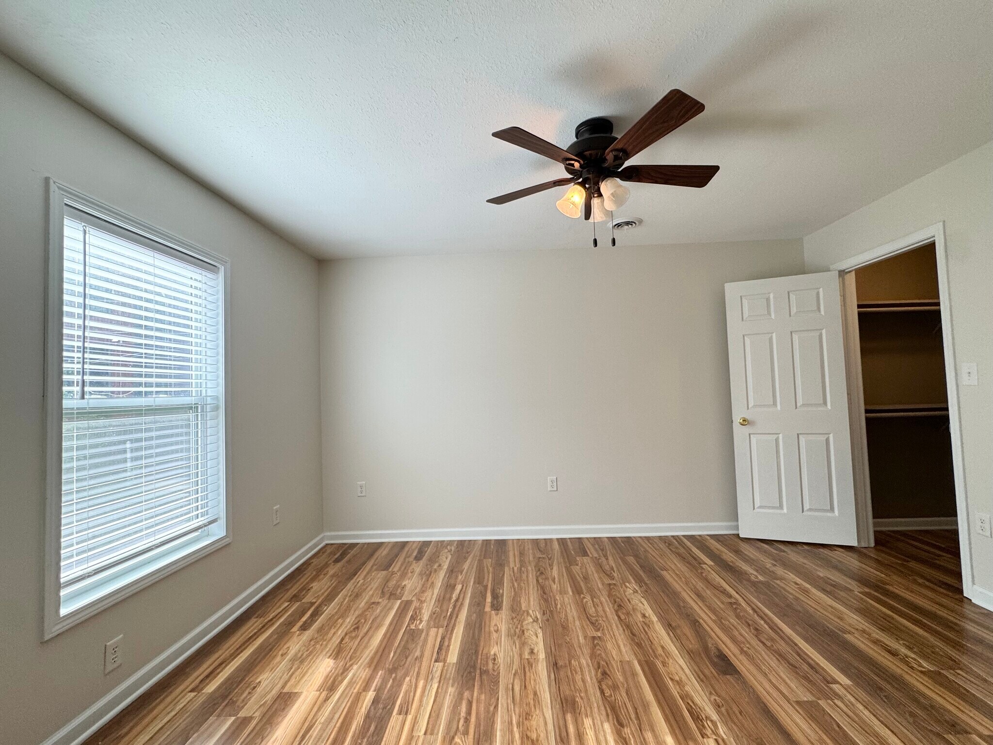 Building Photo - 517 Gillis St