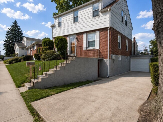 Building Photo - 285 Stover Ave
