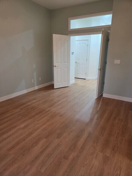 Building Photo - 5534 New Vista Dr