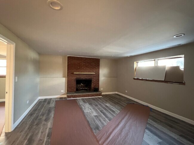 Building Photo - 530 N Arizona Ave