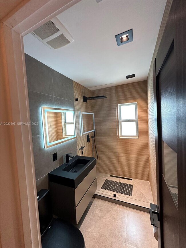 Building Photo - 657 NE 92nd St