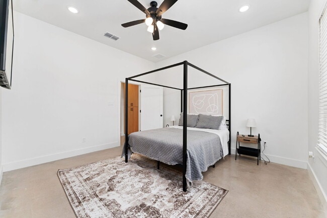 Building Photo - Pre-Leasing Fall of 2026!! Luxury Homes!!