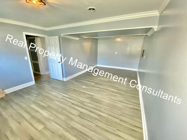 Building Photo - 3 Bedroom in Lees Summit School District