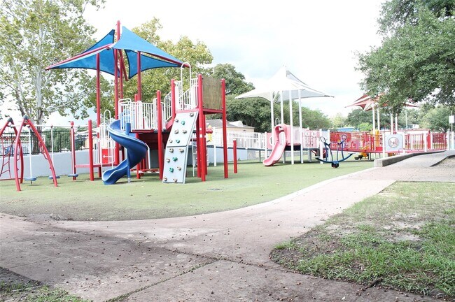 Building Photo - 603 Edgewood St