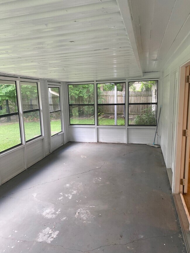 Building Photo - 8327 Lorrie Dr