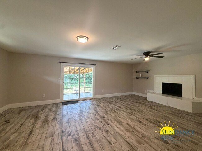 Building Photo - 219 Pilgrim Ave
