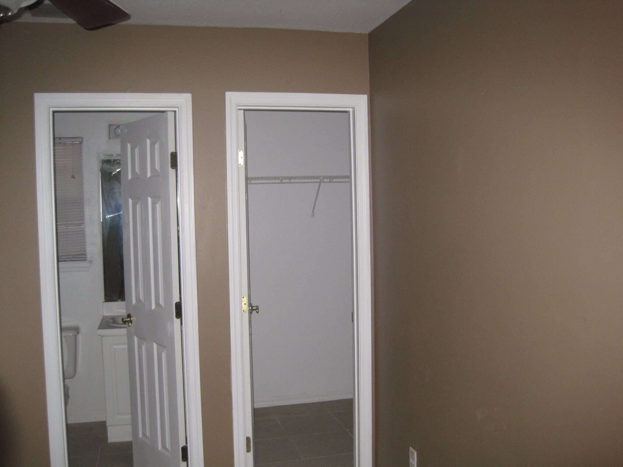 Building Photo - 111 Hill Ave