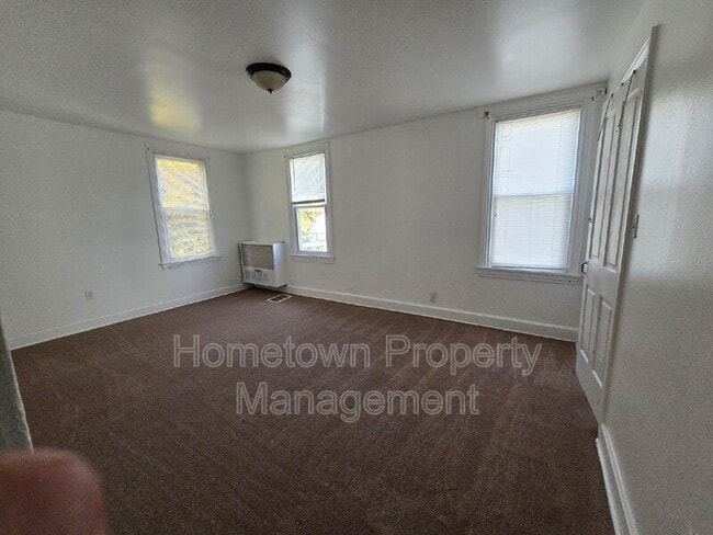 Building Photo - 209 Lincoln St