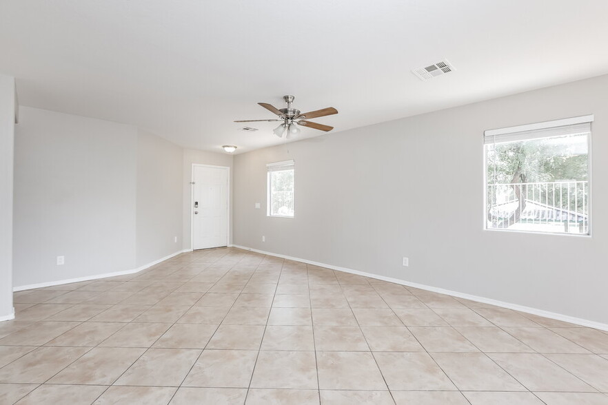 Building Photo - 2224 S 83rd Ln