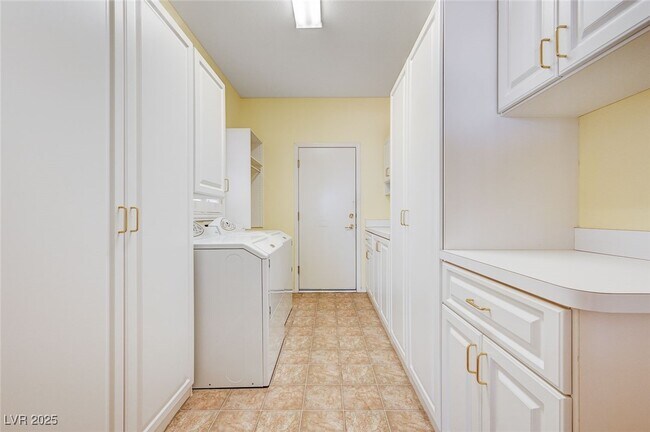 Building Photo - 1771 Sebring Hills Dr