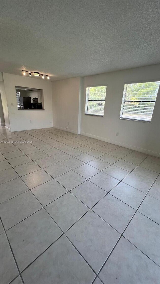 Building Photo - 5200 NW 31st Ave