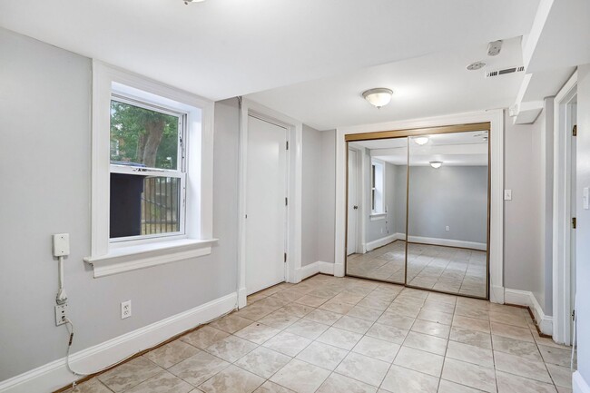 Building Photo - 2BR Basement Apartment | Brightwood