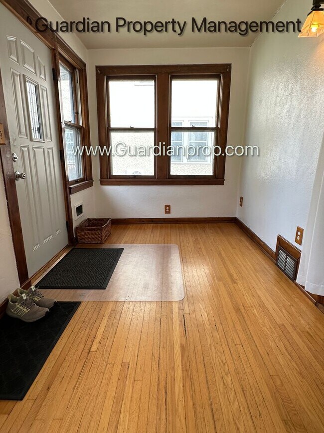 Building Photo - 4147 Snelling Ave